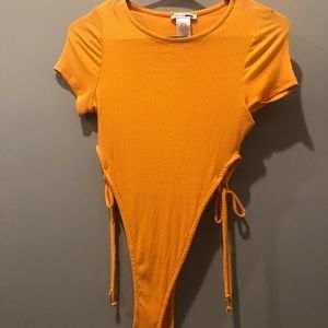 Ribbed bodysuit - Yellow/Orange - Size S